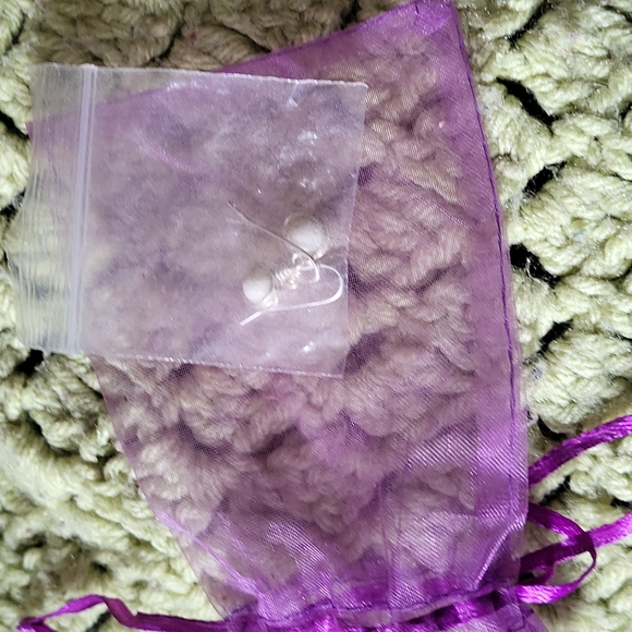 Earrings - Picture 1 of 2